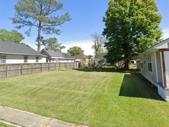 415 Deckbar Ave, New Orleans, LA 70121