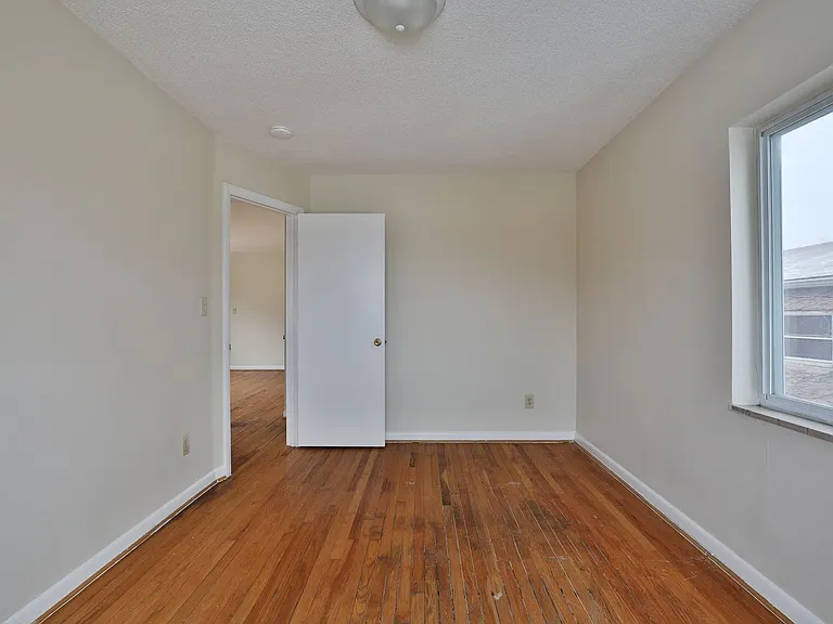 460 E Norwich Ave — Photo 21