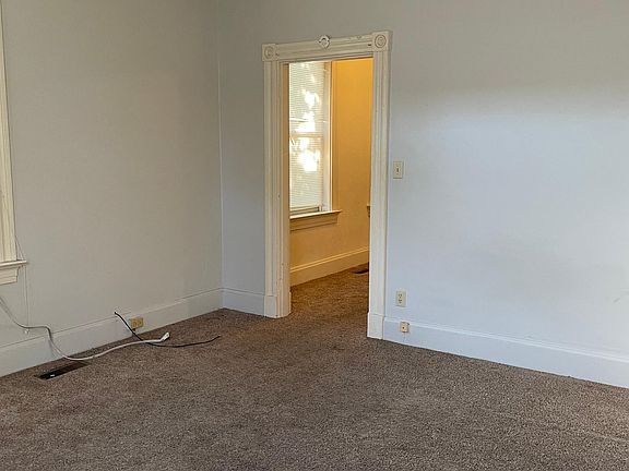 5th image of 421 Jefferson Ave #1