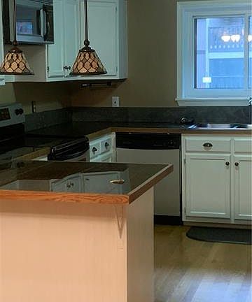 5th image of 33 Lake Dr APT G6