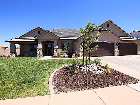4th image of 2947 E Horseman Park Dr