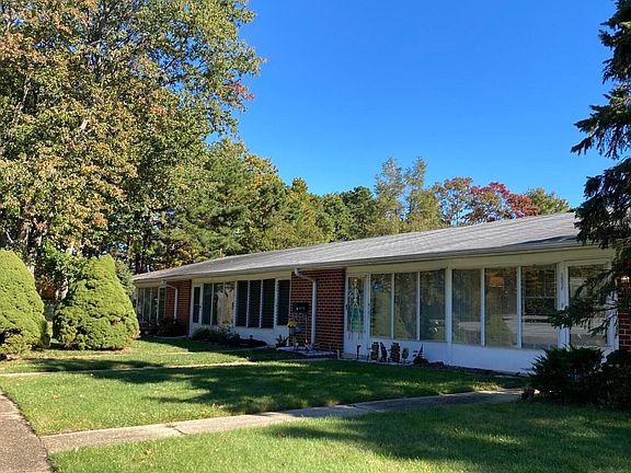 2nd image of 1021F Aberdeen Drive