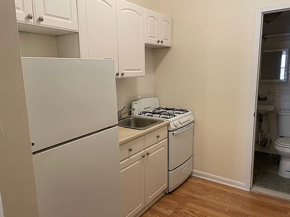 4th image of 347 E 61st St APT 3RW