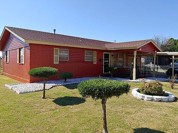 2nd image of 805 SW 50th St