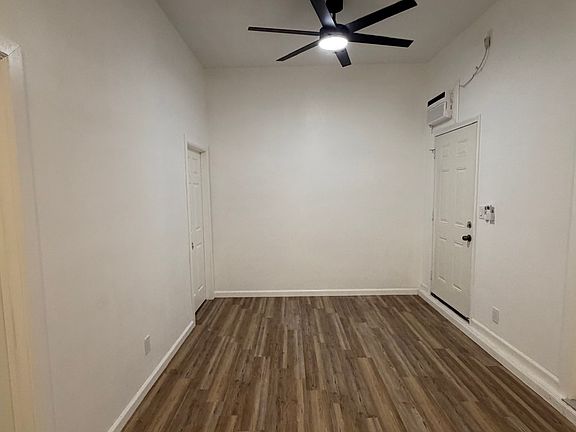5th image of 924 E 9th St