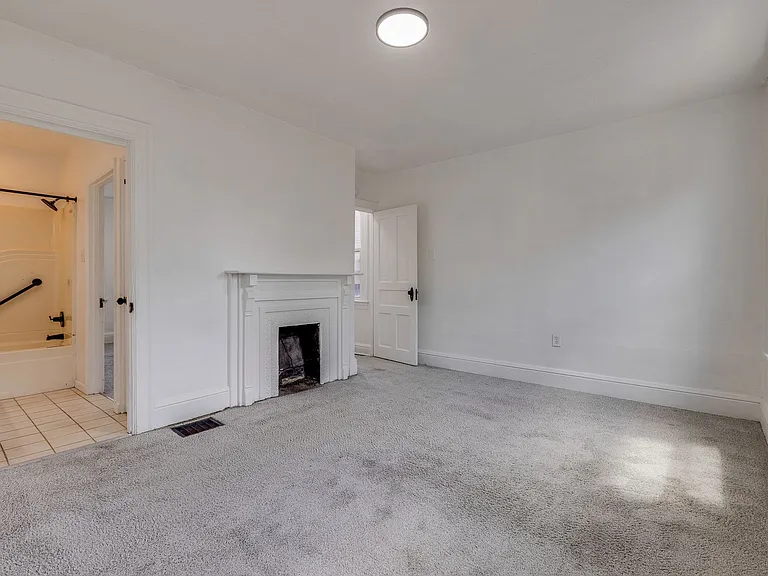 949 Freeland St — Photo 18