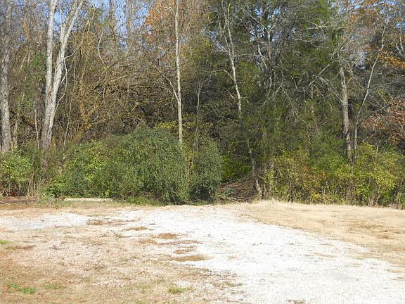 5th image of 2956 Bluegrass Ln