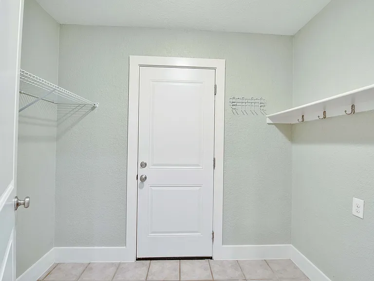 2303 Southern Oaks Dr — Photo 9