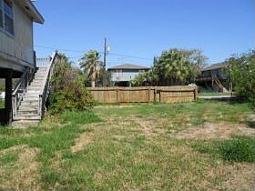 5th image of 221 Riverdale Dr