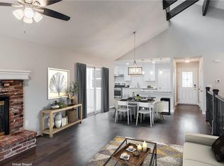 8237 NW Chatham Ave, Kansas City, MO 64151