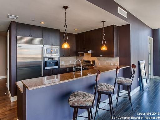 3rd image of 600 E MARKET ST #2508