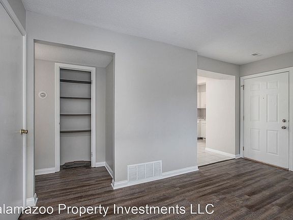 5th image of 433 N Riverview Dr #8363927