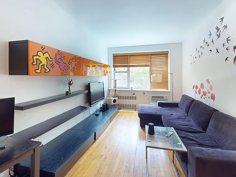 235 W 70th St #2G — Photo 1