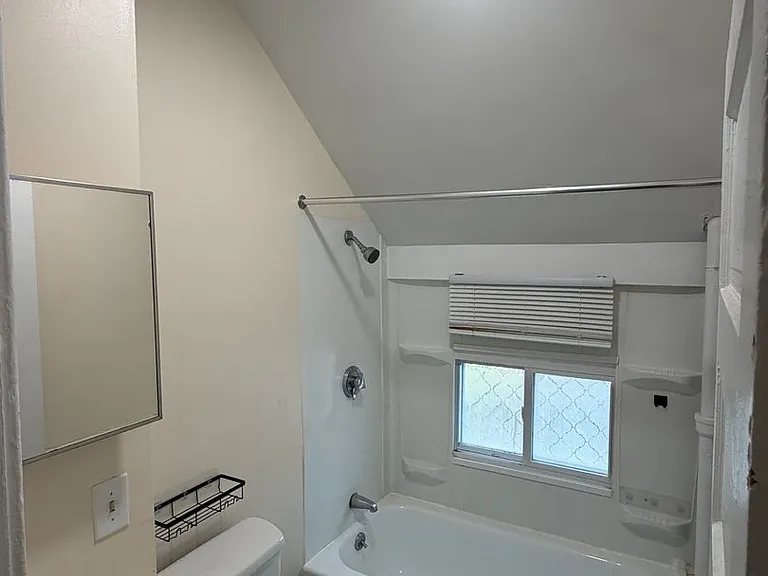 12 Varney St #2-R — Photo 6