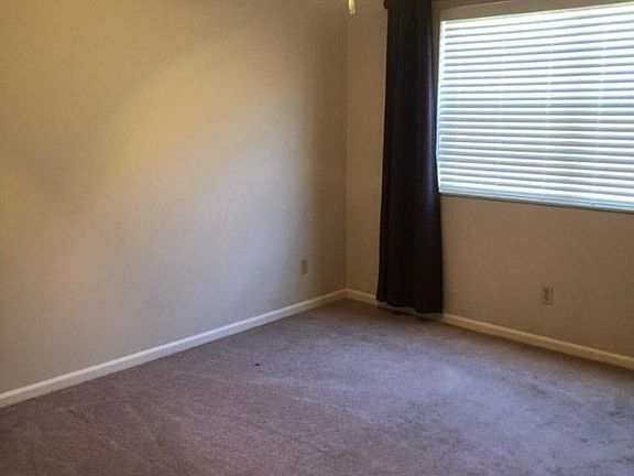 5th image of 125 Carl Dr APT 32