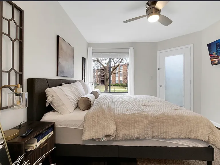 379 Sandhurst Cir #1 — Photo 19