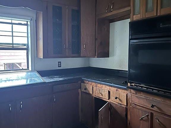 5th image of 108 Wilson Ave SW