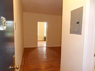 Rented by R New York