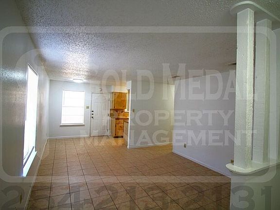 4th image of 2302 Hunt Dr Unit A