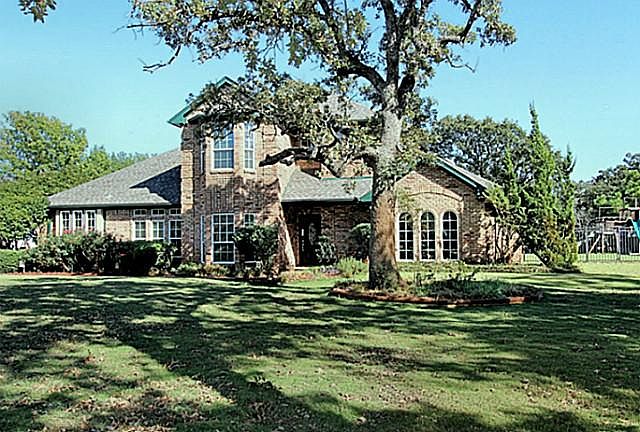 1st image of 115 High Oak Dr