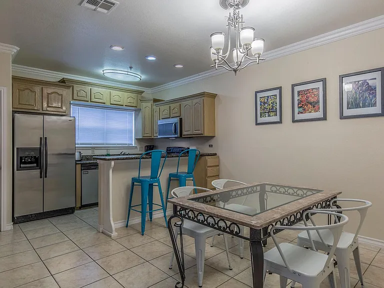 103 W Morningside Dr #3 — Photo 6