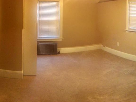 4th image of 25 Andrews Ave