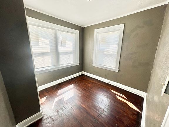3rd image of 2455 Brooklyn Ave #1S