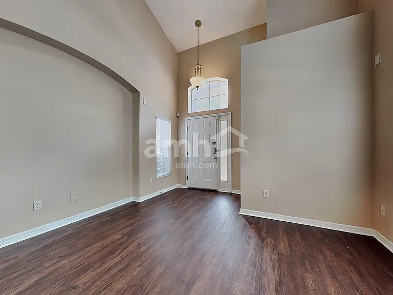10602 Drayton Ct — Photo 6