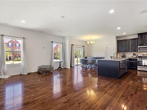 2nd image of 2020 Connecticut Ln