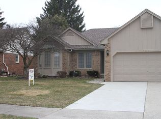 13733 Heatherwood Dr, Sterling Heights, MI 48313