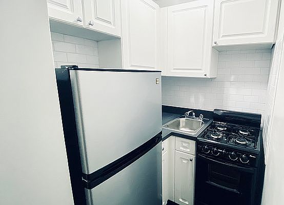 4th image of 151 W 87th St APT A