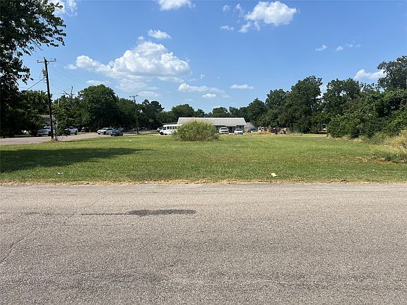 5th image of 1706 N Main St