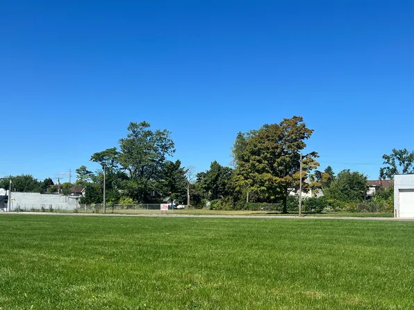 10372 W Chicago, Detroit, MI 48204