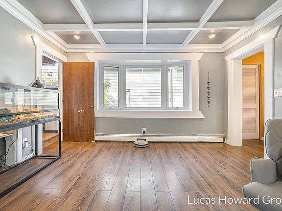 4th image of 130 Dean St NE