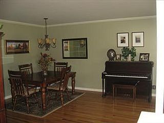 5th image of 4524 Oak Glen Way