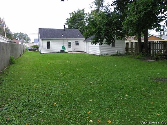 4th image of 958 Frank St