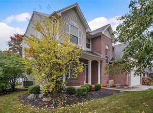 4825 Summerset Dr, Tipp City, OH 45371