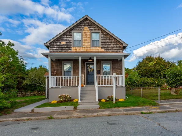 23 Garfield St, Dartmouth, MA 02748