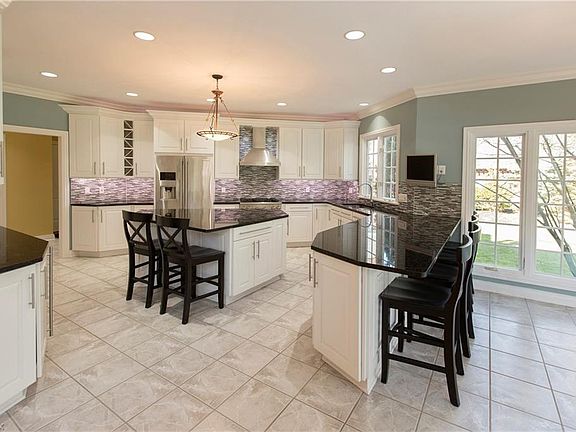 3rd image of 2172 Silveridge Trl