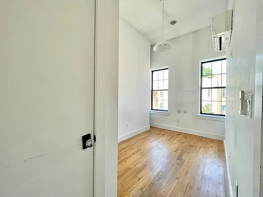 Rented by Doorway NYC, LLC | media 18