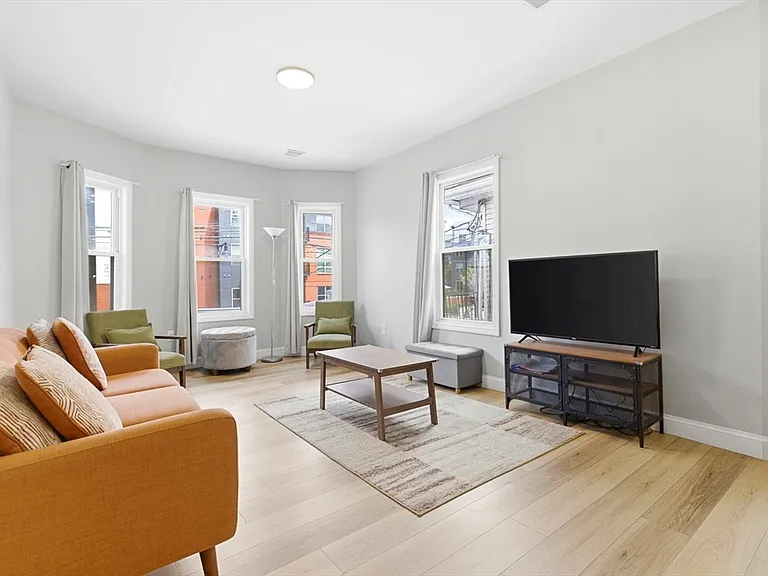 125-127 Arsenal St #2 — Photo 2