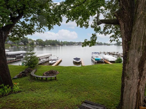 Oconomowoc Lake Real Estate - Oconomowoc Lake WI Homes For Sale | Zillow