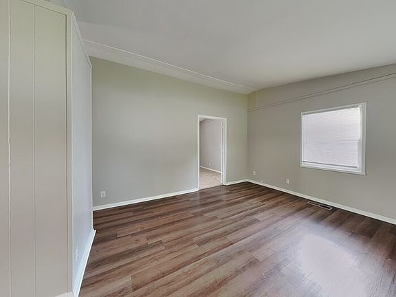 3rd image of 120 Brookside Dr