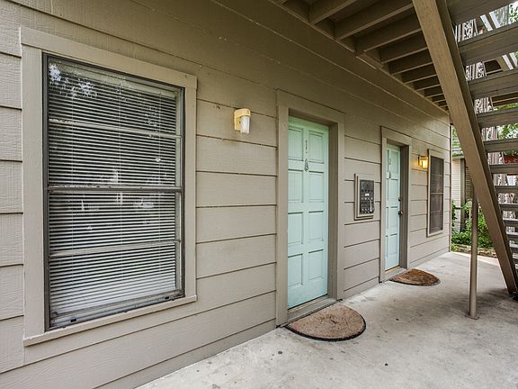 3rd image of 202 S Willomet Ave APT 1