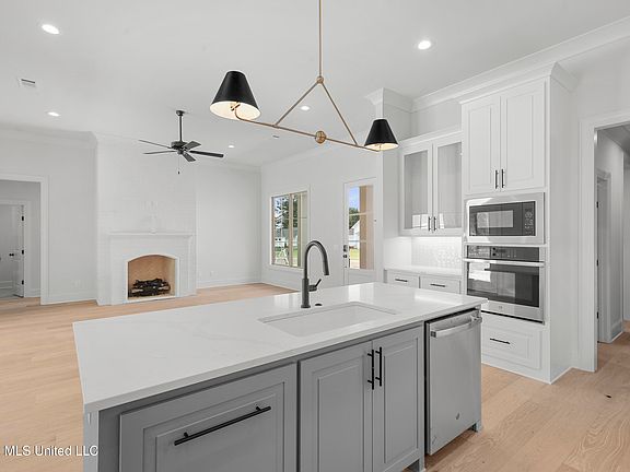 5th image of 109 Millbridge Dr