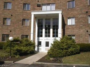 1 Solon Rd BUILDING 315-204, Chagrin Falls, OH 44022