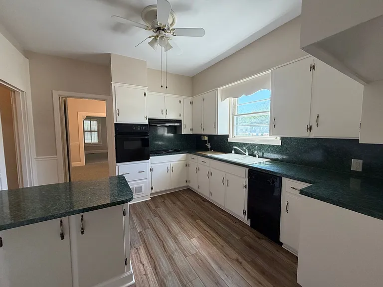 1541 Ebenezer Rd — Photo 8