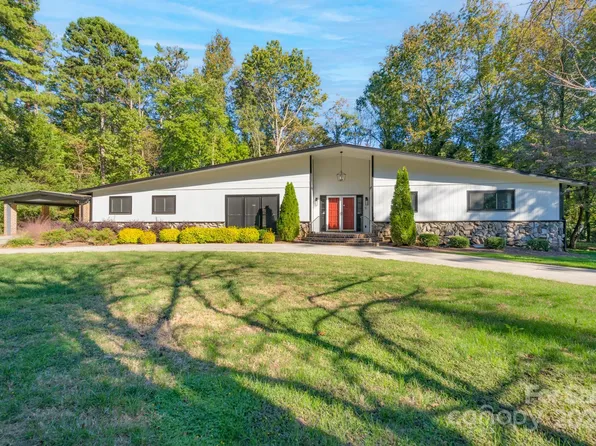 2737 Rolling Hills Dr, Monroe, NC 28110