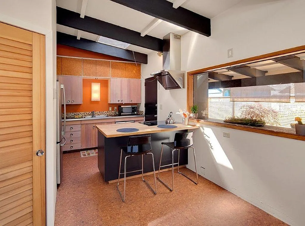 3 bed, 1300 sqft, $3,450 — Photo 3