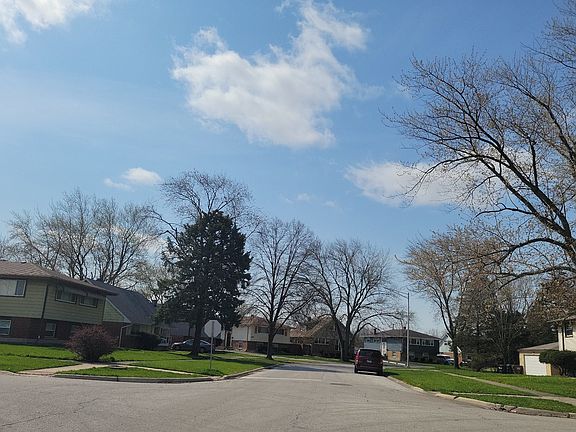 5th image of 16851 Glen Oaks Dr